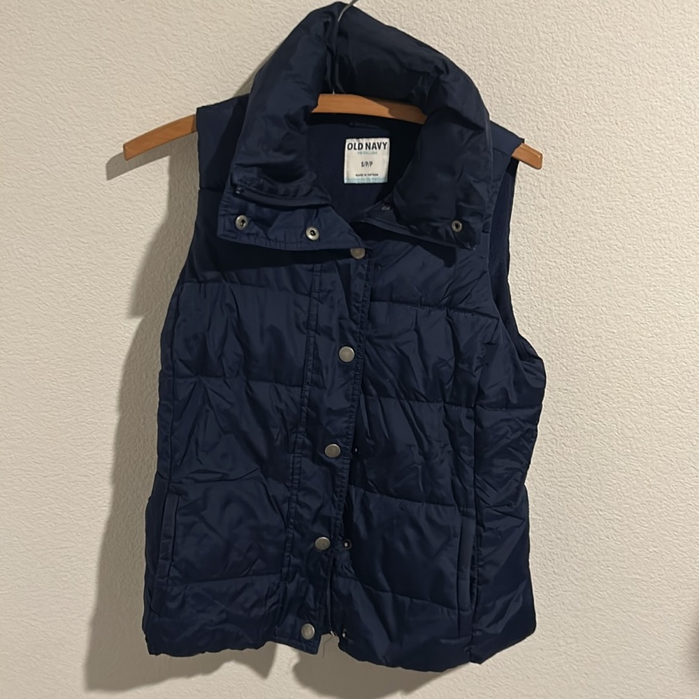 Old Navy puffer vest - Picture 1 of 5